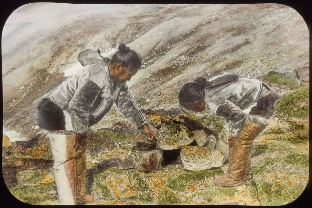 Donald Baxter MacMillan; Inahloo and Migipeu With a Fox Trap, Etah; 1913-1917; image; silver gelatin on glass; 10.16 cm x 8.26 cm x 0.64 cm (4 in. x 3 1/4 in. x 1/4 in.); TGM; North America