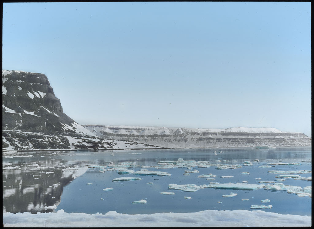 Donald Baxter MacMillan; Cape Alexander - Land North; 1913-1917; image; silver gelatin on glass; 10.16 cm x 8.26 cm x 0.64 cm (4 in. x 3 1/4 in. x 1/4 in.); TGM; North America
