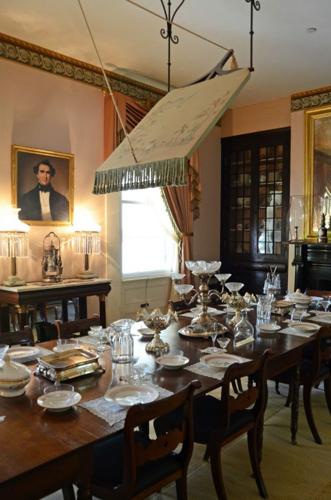 Rosedown-Plantation-Dining-Room