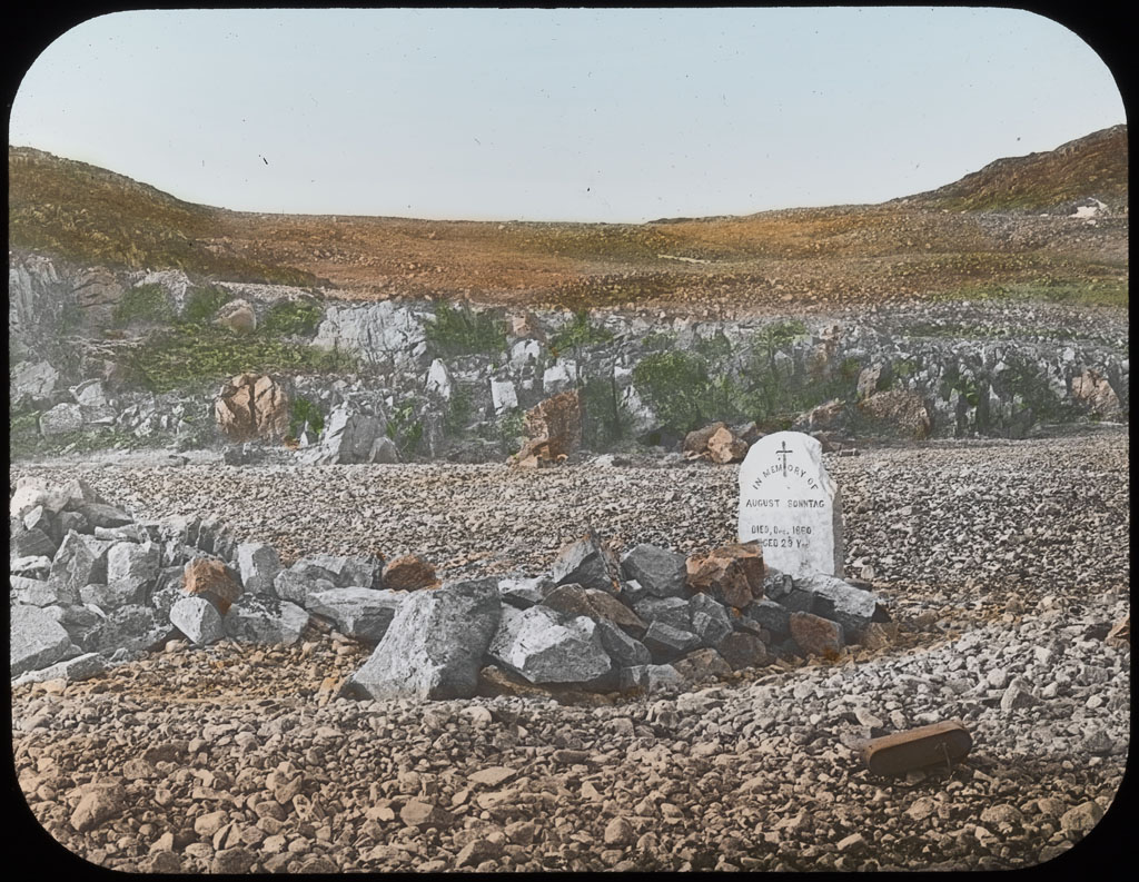 Donald Baxter MacMillan; Sonntag's grave, Etah; 1913-1917; image; silver gelatin on glass; 10.16 cm x 8.26 cm x 0.64 cm (4 in. x 3 1/4 in. x 1/4 in.); TGM; North America